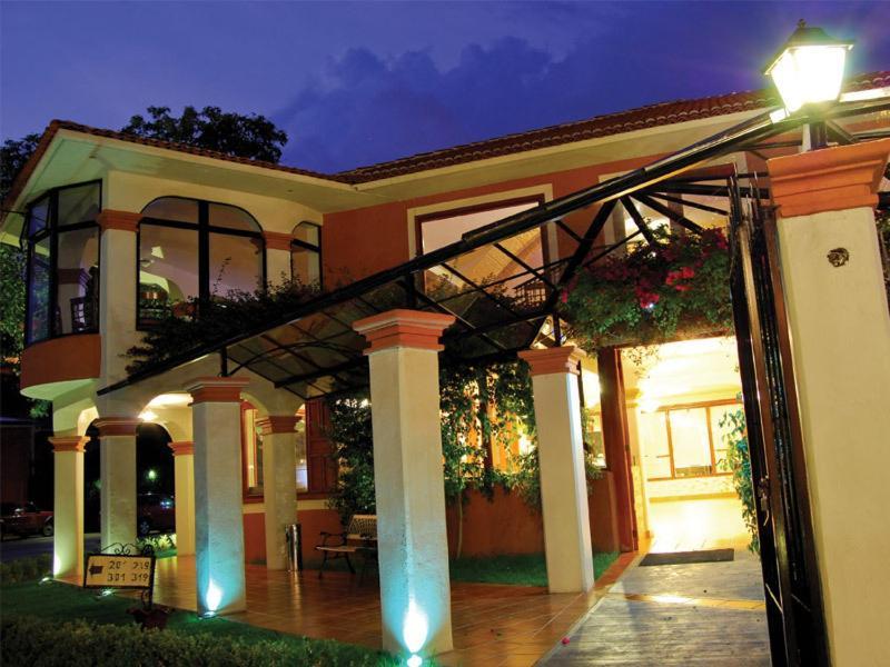 Hotel Arrecife De Coral San Cristóbal de Las Casas エクステリア 写真