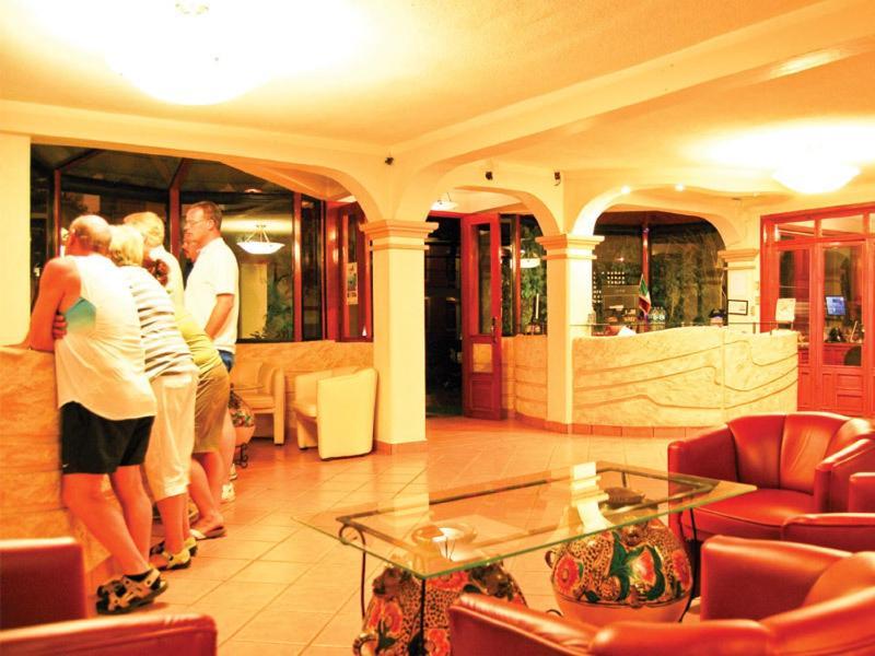 Hotel Arrecife De Coral San Cristóbal de Las Casas エクステリア 写真