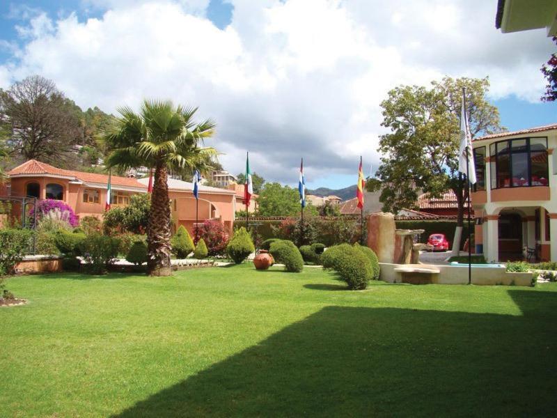 Hotel Arrecife De Coral San Cristóbal de Las Casas エクステリア 写真